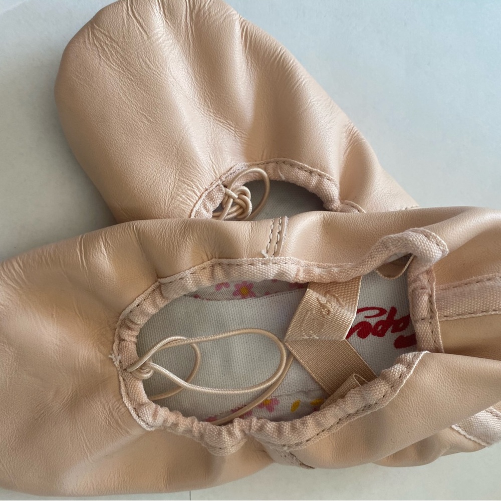 Capezio girl’s leather split sole ballet slippers